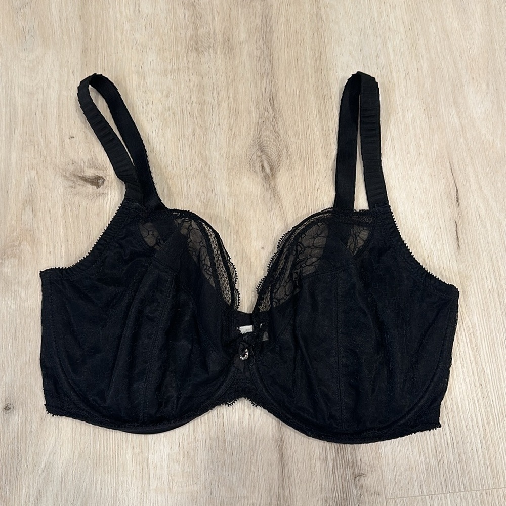 🍀Chantelle 36DDD Black Bra🍀